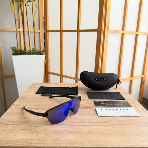 Oakley® Corridor