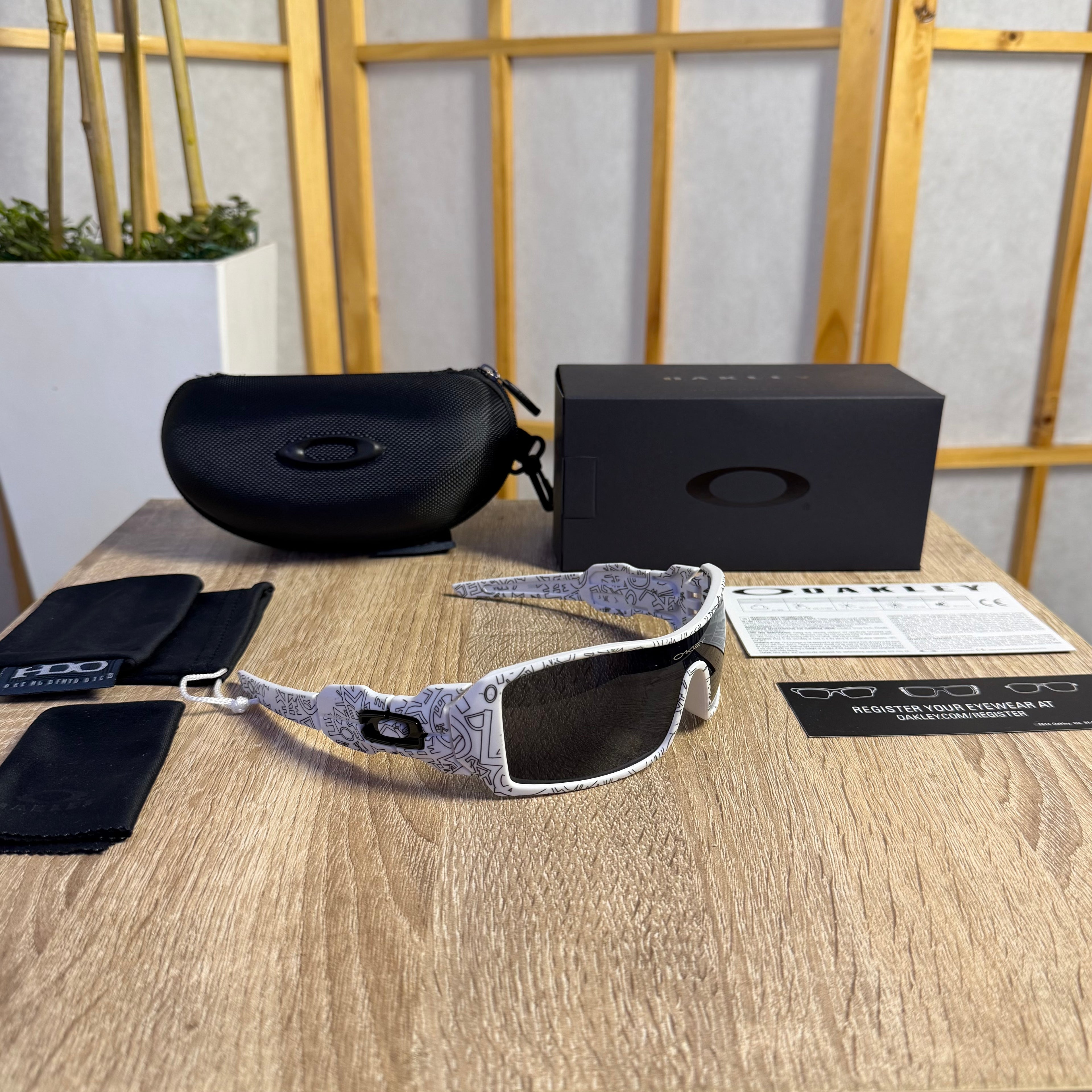 Oakley® Oil Rig