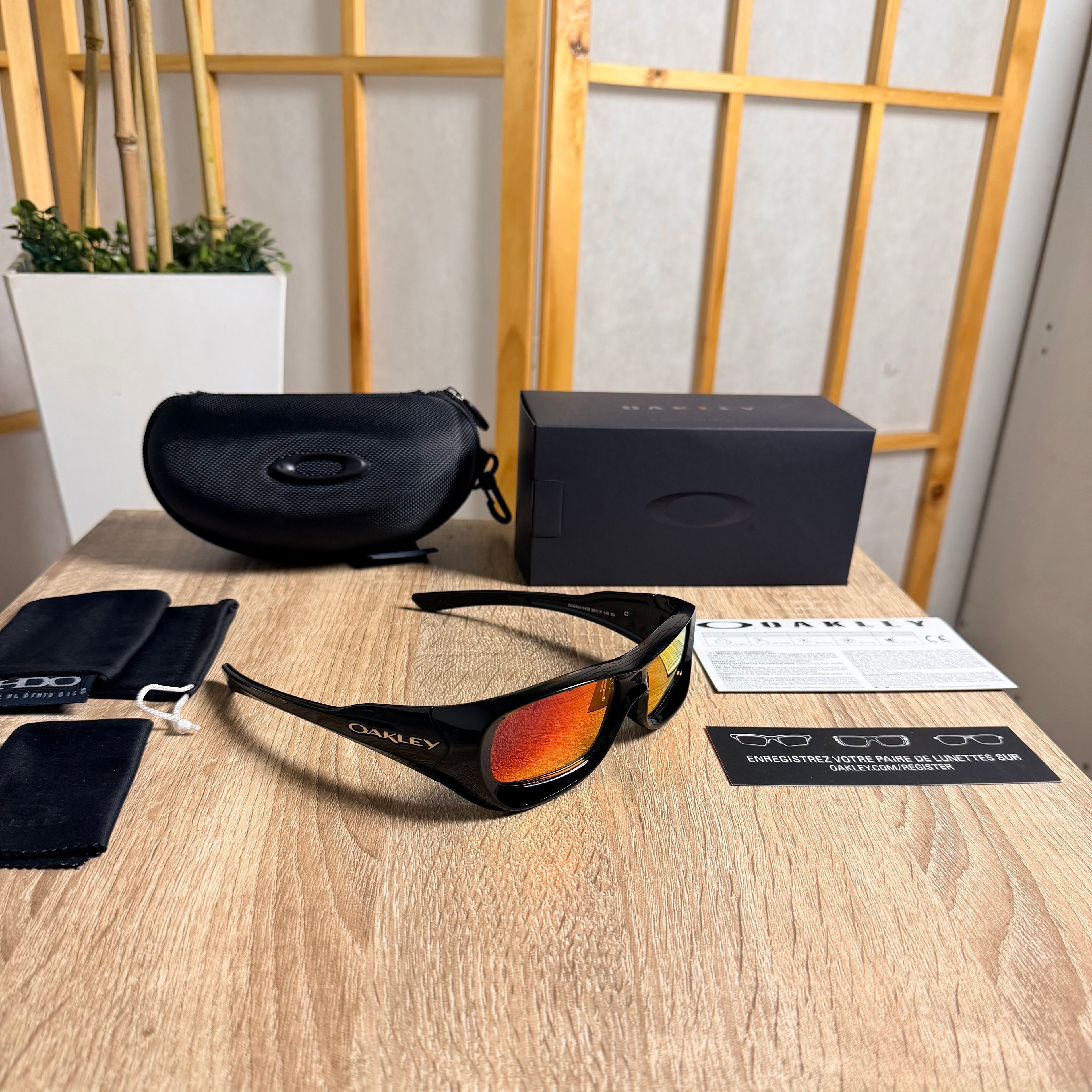 Oakley® De Soto