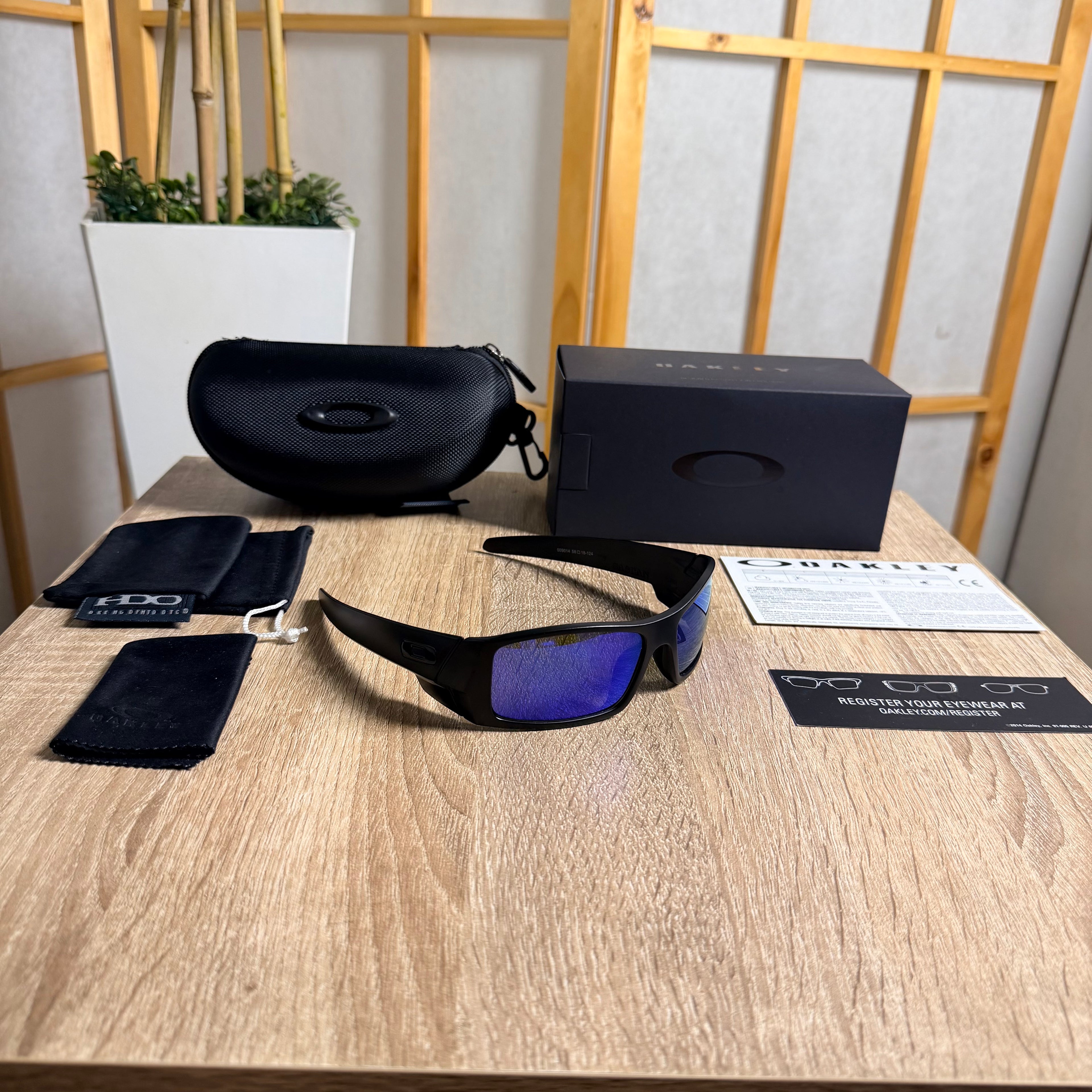 Oakley® Gascan