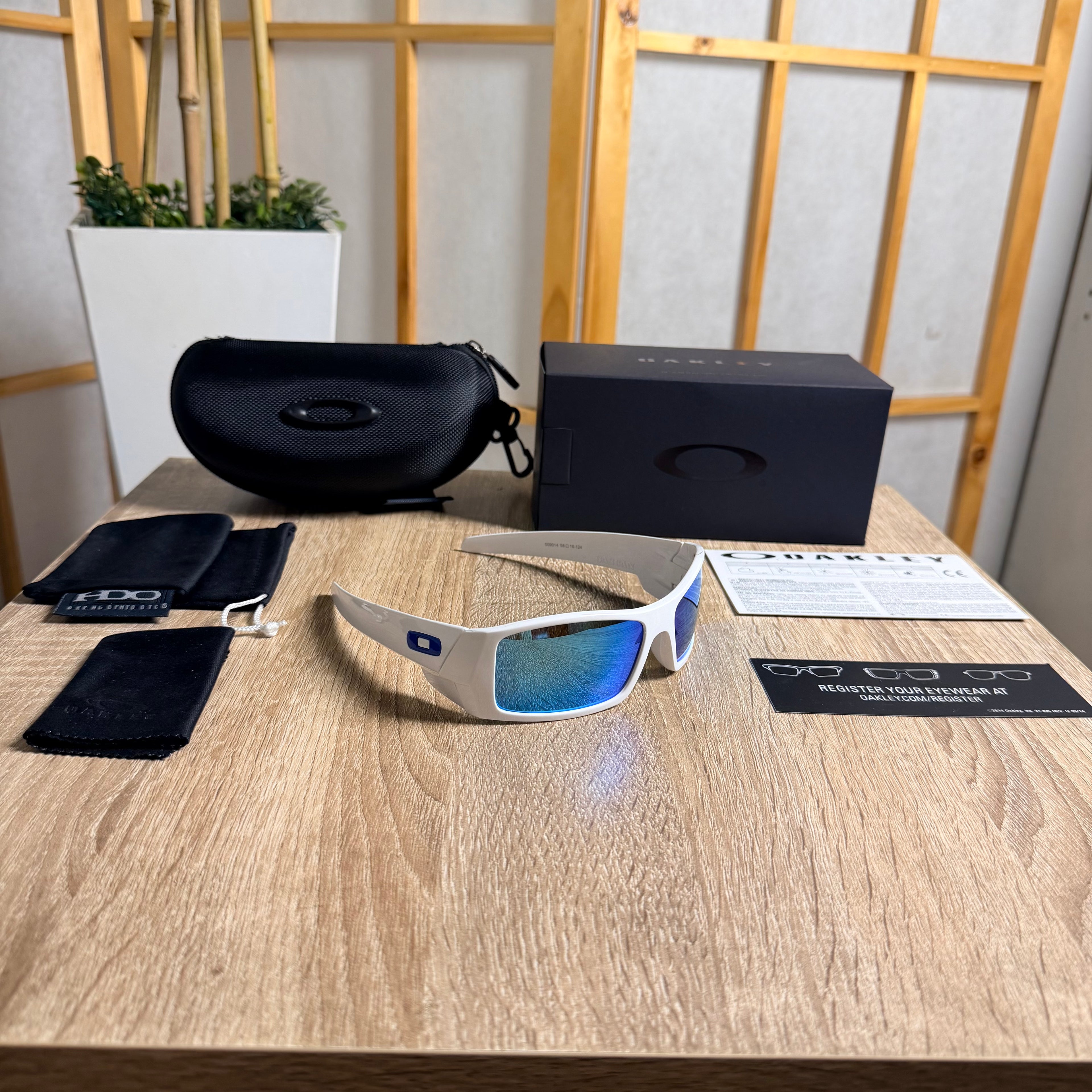 Oakley® Gascan