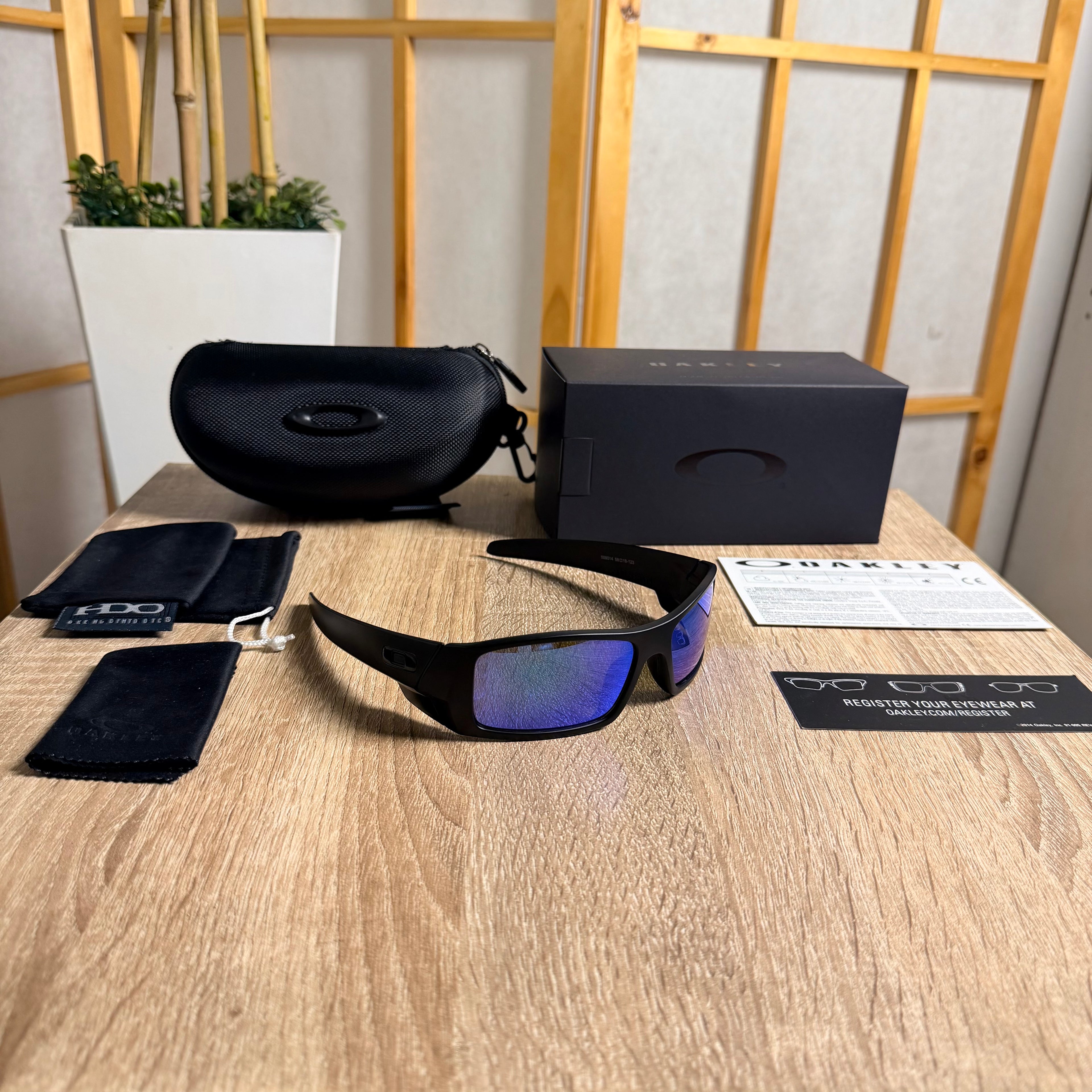 Oakley® Gascan