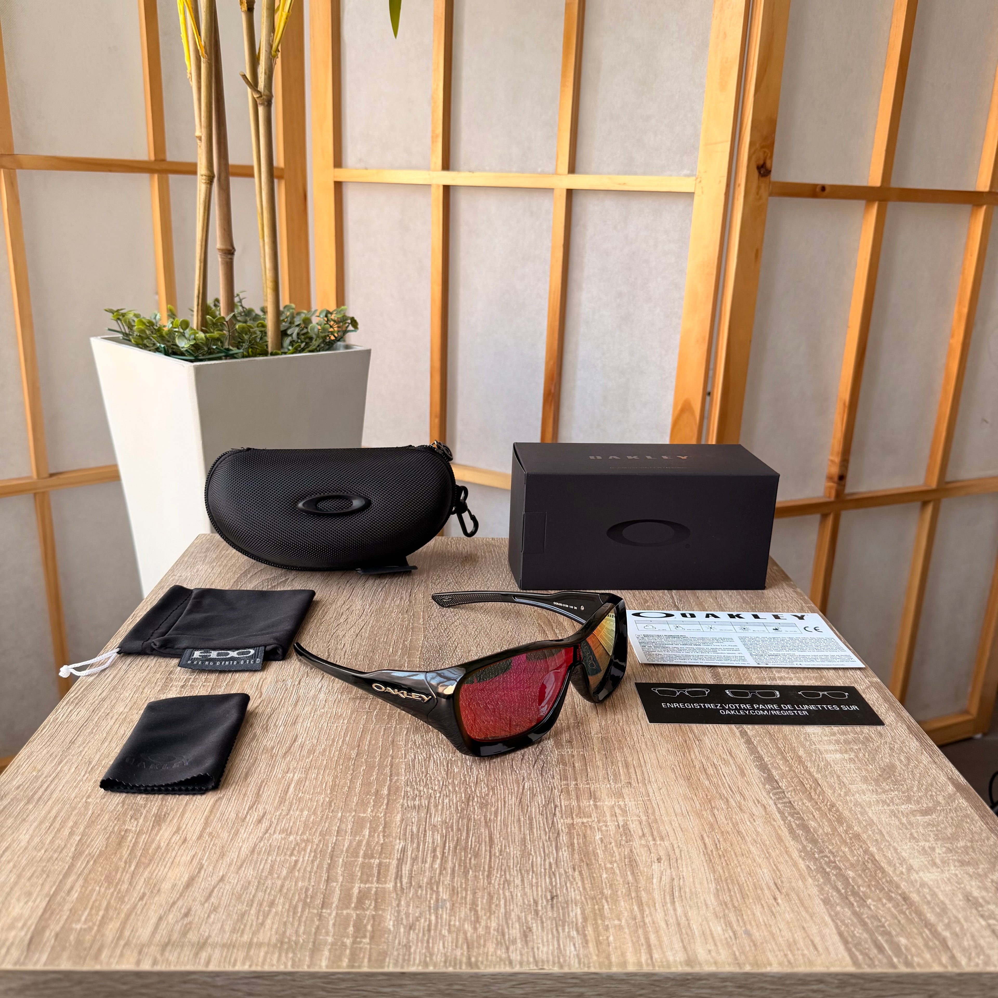 Oakley® De la Salle